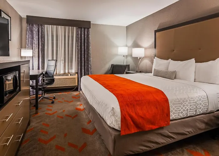 Western North 3* Joliet